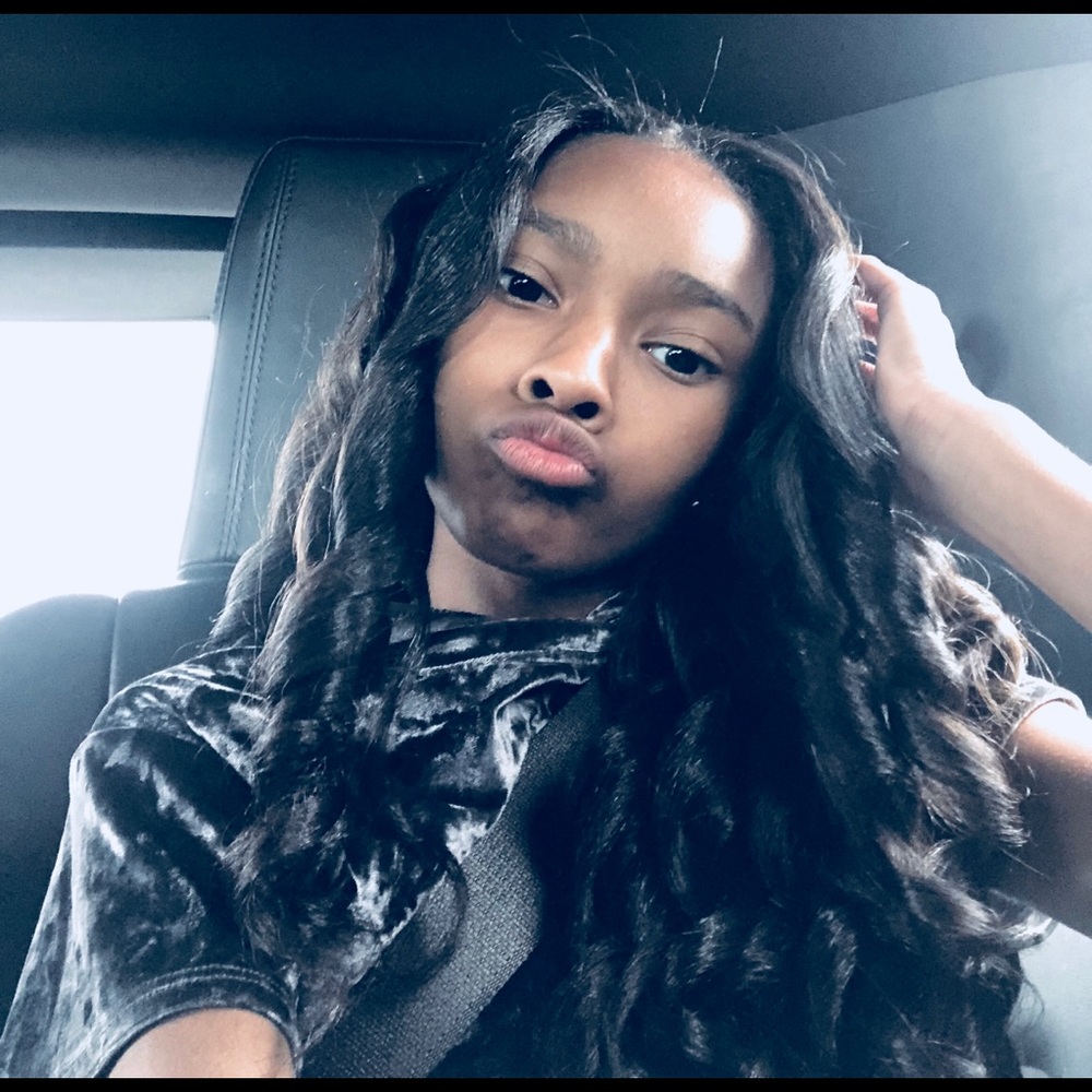 Meet your Posher, Mikaiya